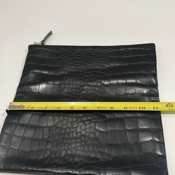 ⭐️Clare V. Foldover Leather Clutch—GORGEOUS!! Like New Condition Inside & Out! - Picture 12 of 12
